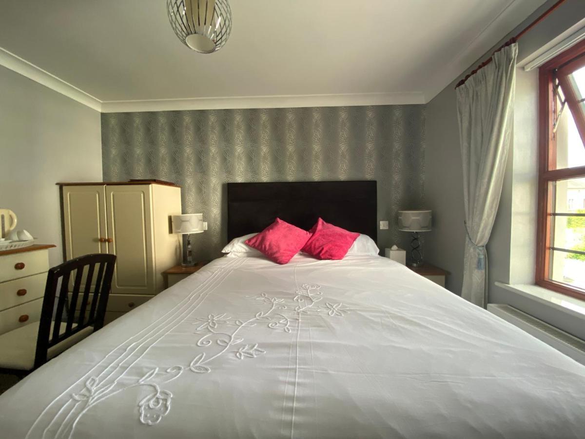 Flambards Hotel كارديغين المظهر الخارجي الصورة